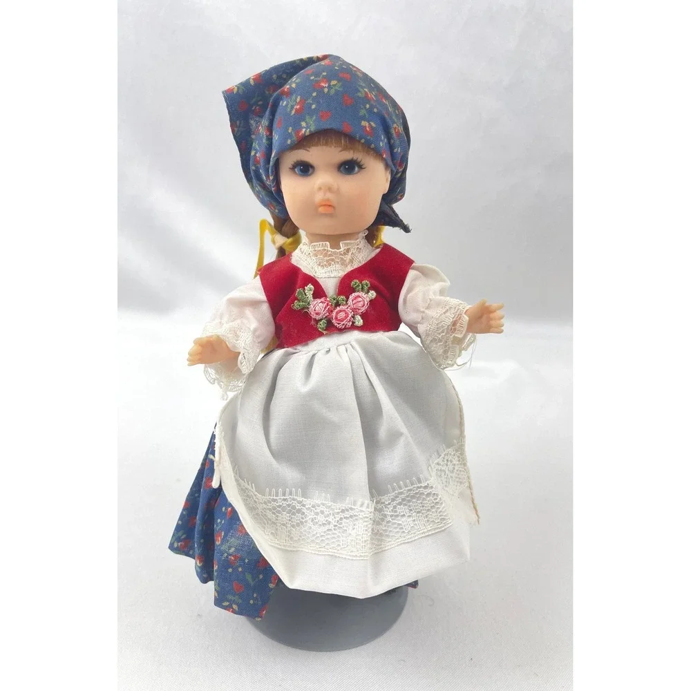Vogue Doll Ginny‎ 1977 Austrian Doll Blue Floral Dress Red Vest